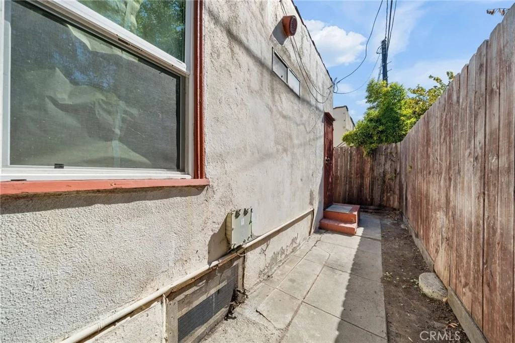 Photo of 1174 E 9th Street