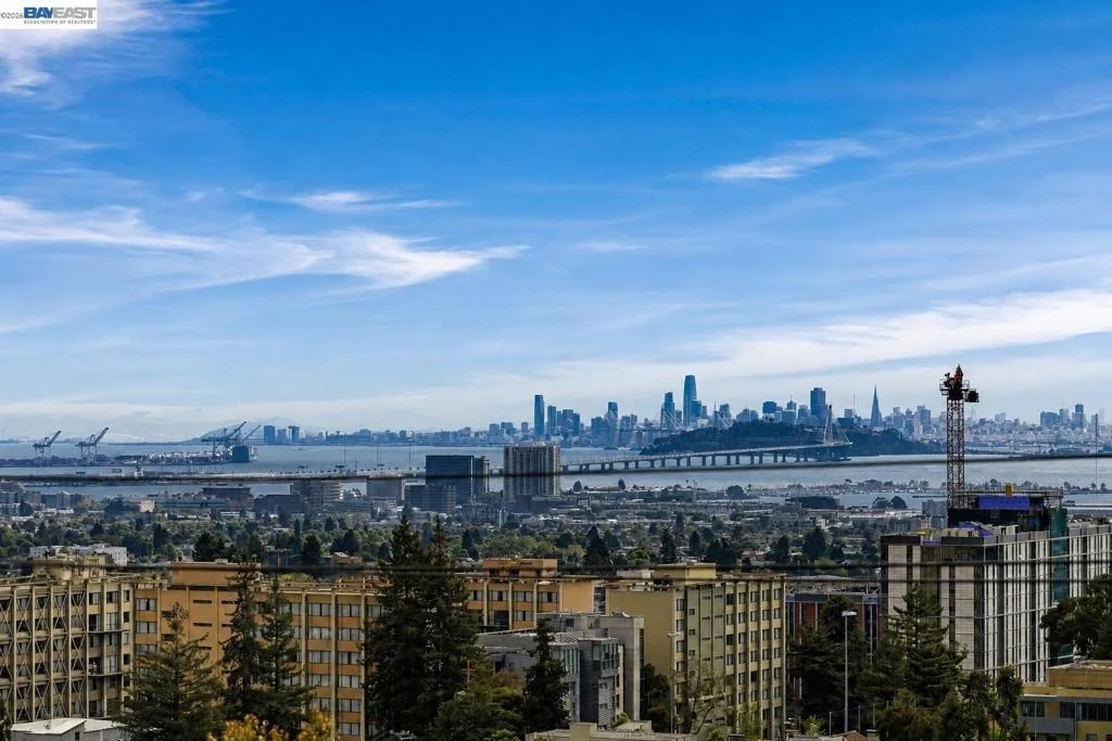 Photo of Unit 306 at 2 Panoramic Way