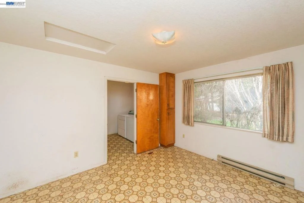 Photo of 376 Mountain View Dr.