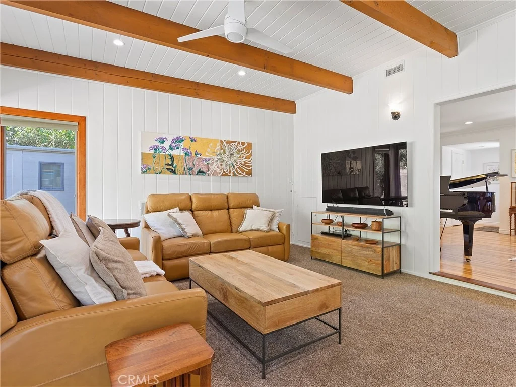 Photo of 1012 N Sunset Canyon Drive