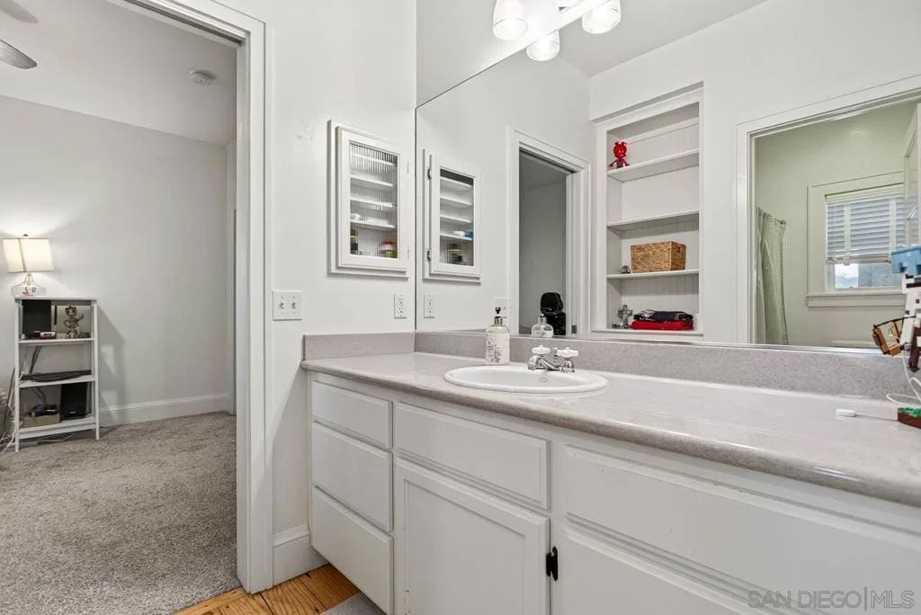 Photo of 4823 Belvedere