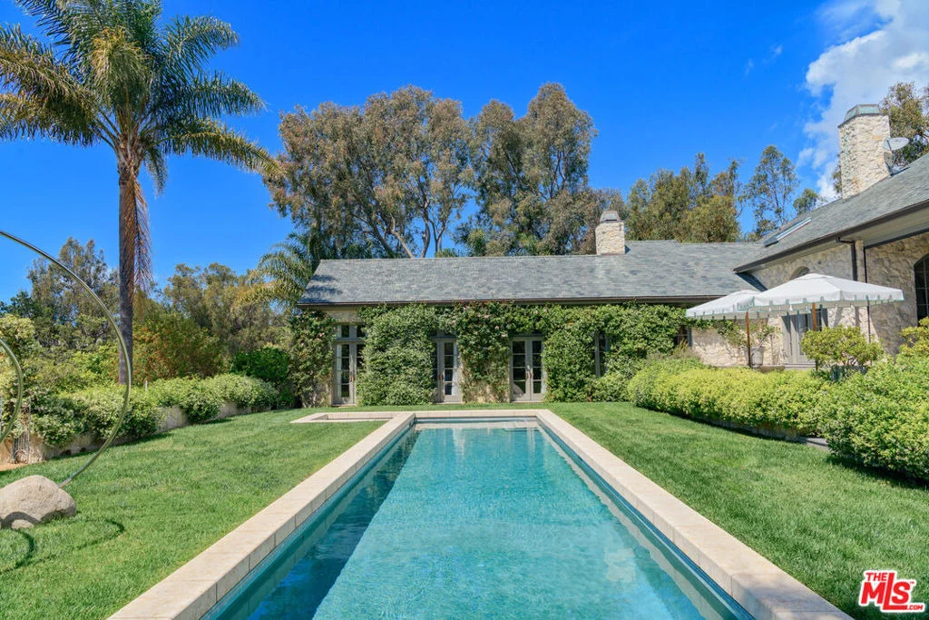 Photo of 6625 Zumirez Drive
