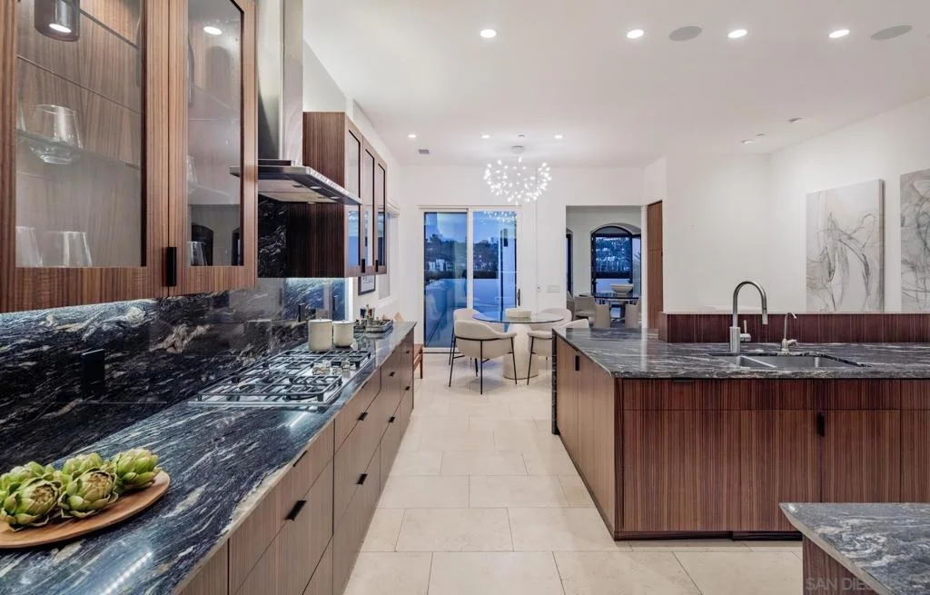 Photo of 7970 Roseland Dr