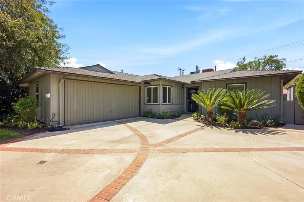 Photo of 1175 Valley View