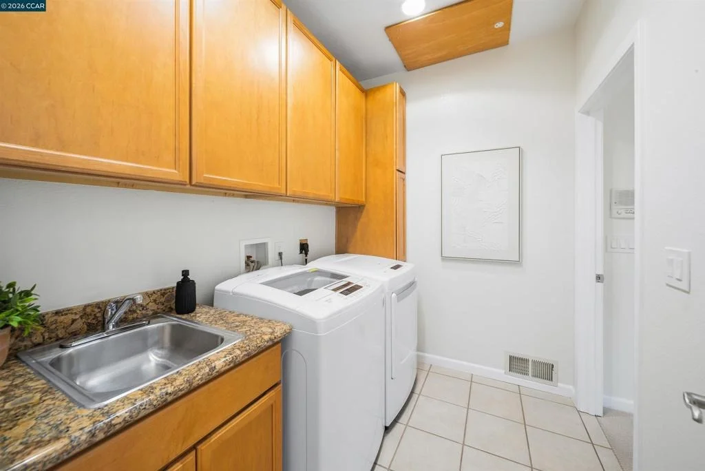 Photo of 3050 Bowling Green Dr