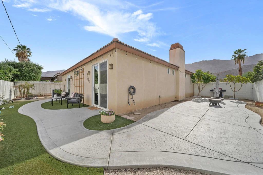 Photo of 52520 Avenida Herrera