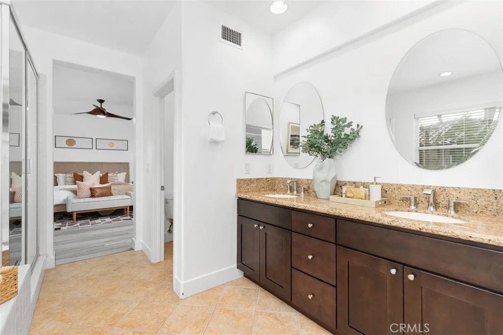 Photo of 31 Dinuba