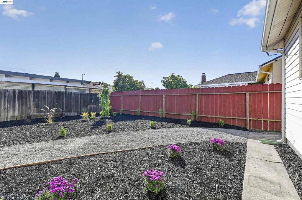 Photo of 14660 Elm St