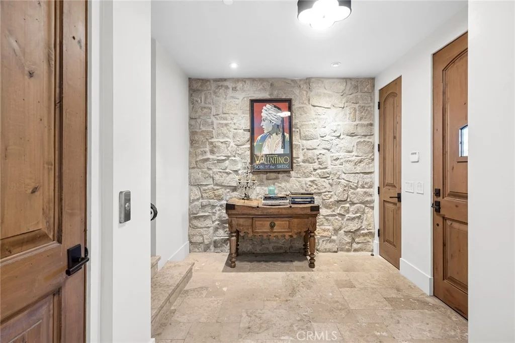 Photo of 2100 Crestview Drive