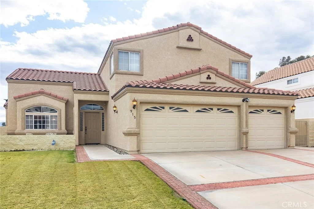 Photo of 915 Beach Drive