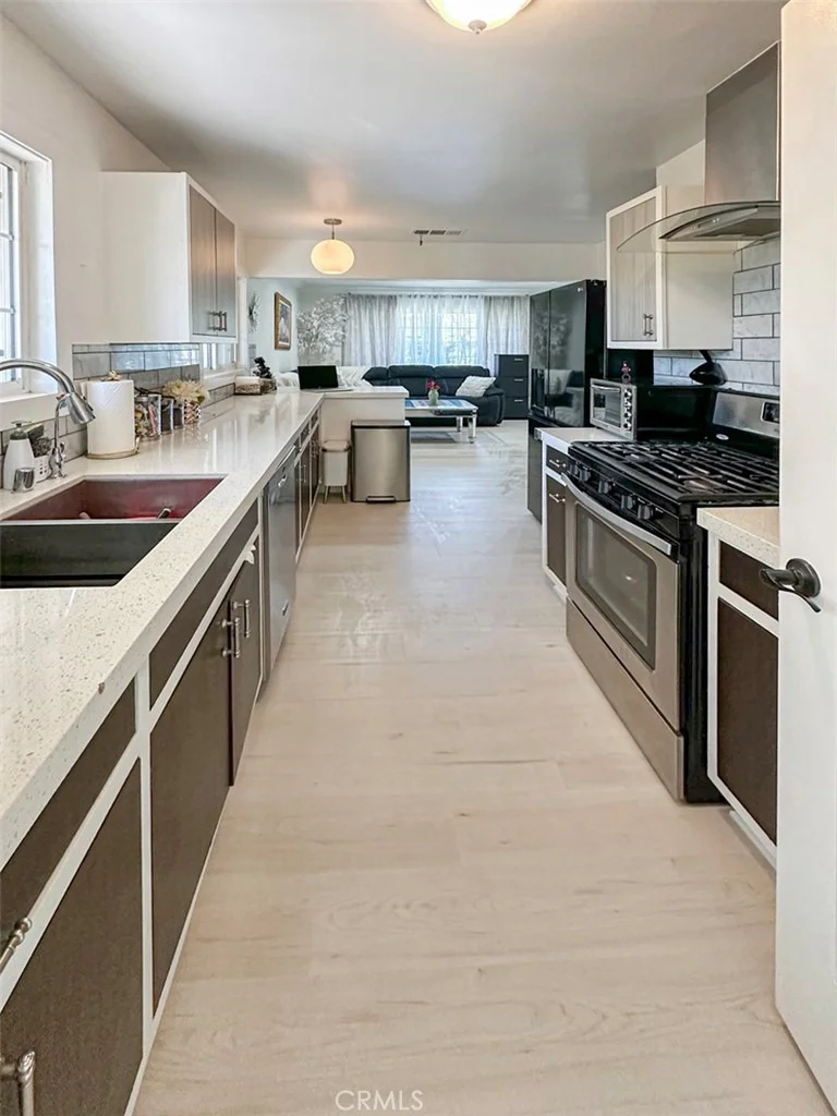 Photo of 1503 Coronel