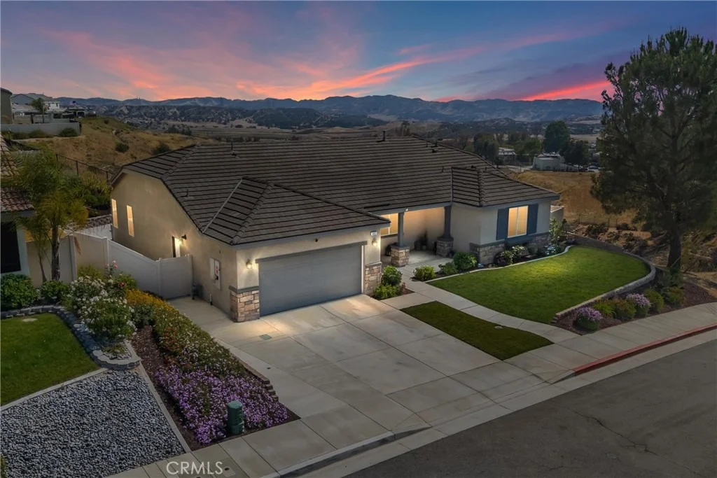 Photo of 402 Buena Mesa Dr