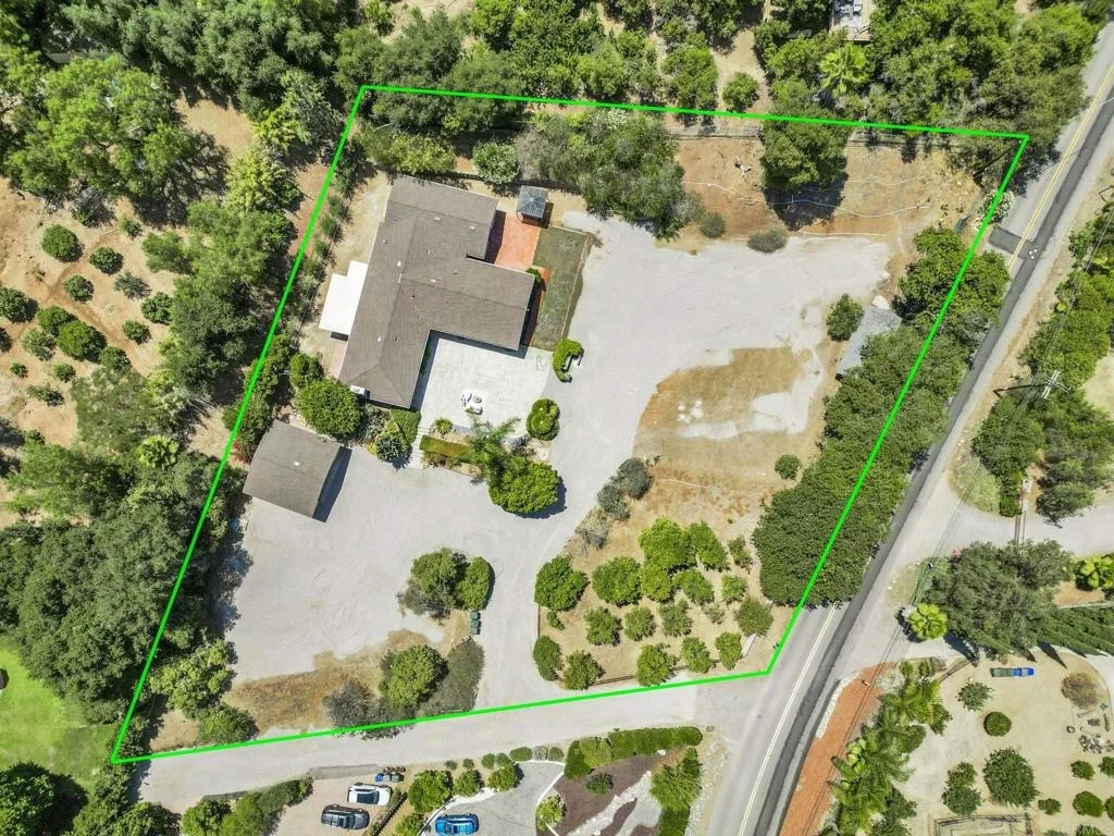 Photo of 3131 Summit Drive