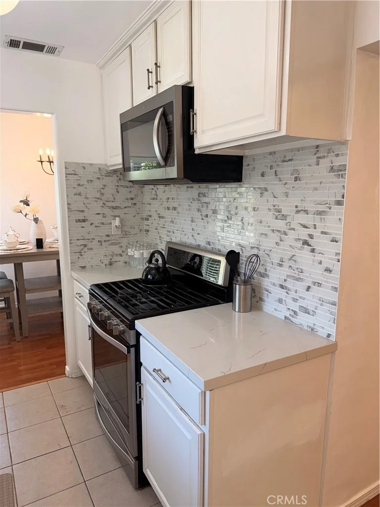 Photo of 9714 Paramount