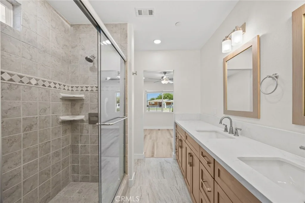 Photo of 4623 Center Avenue