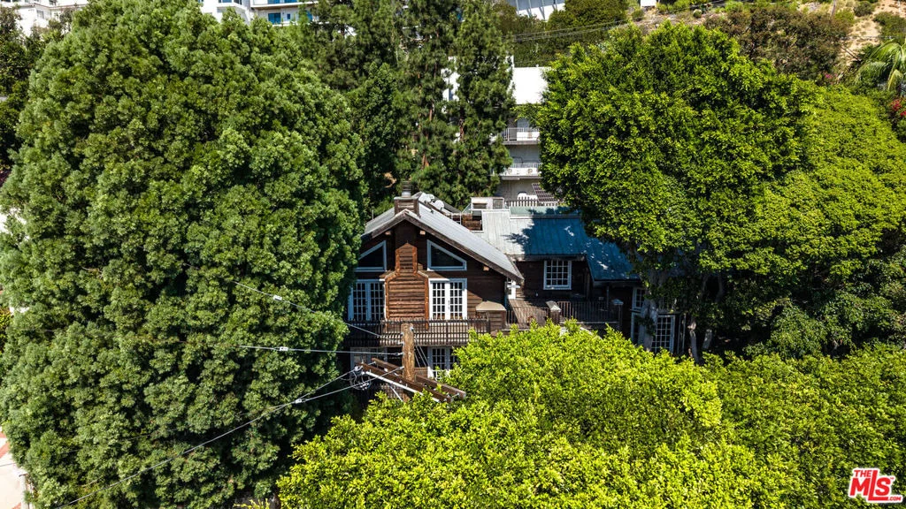 Photo of 8497 Harold Way