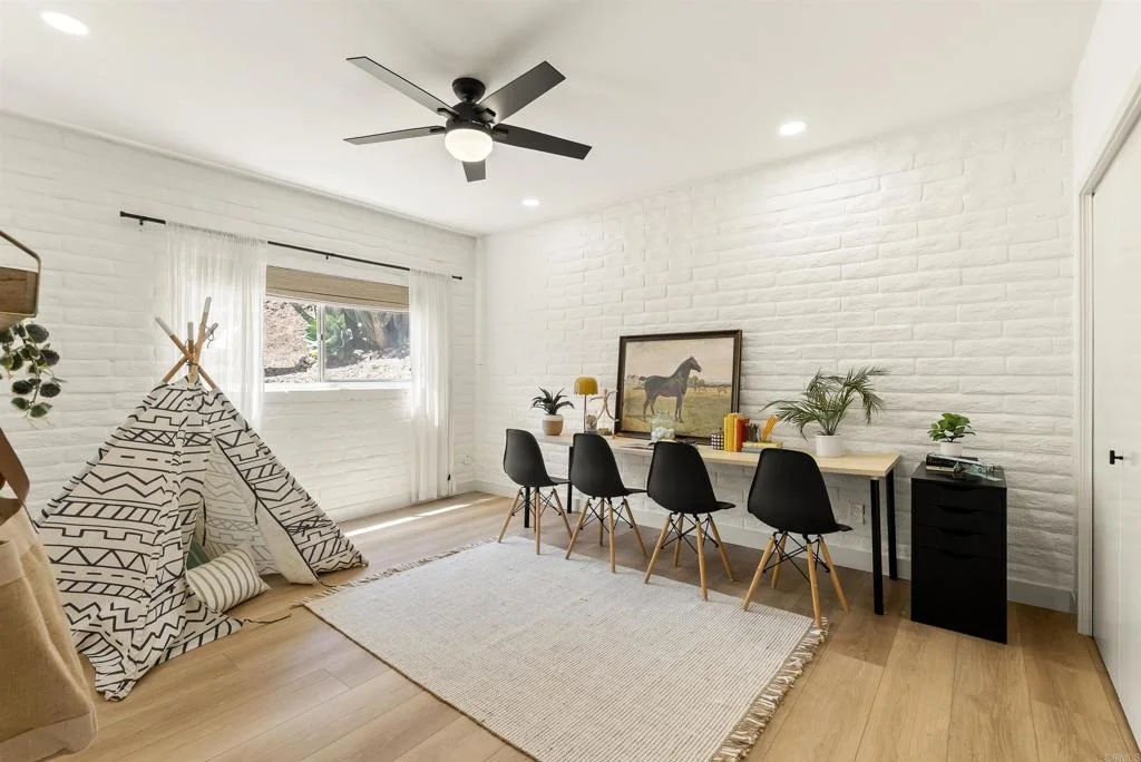 Photo of 1140 Evergreen Lane