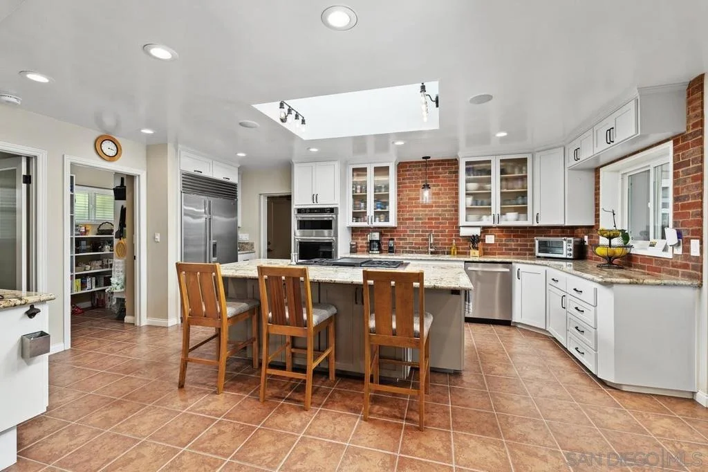 Photo of 9865 Edgelake Drive