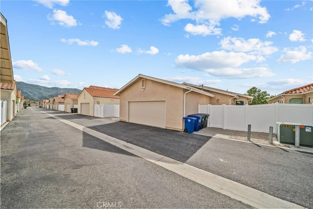 Photo of 4066 Aurora