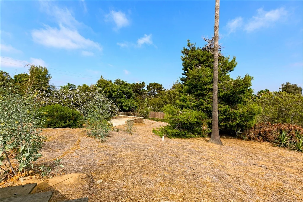 Photo of 1691 CREST DRIVE