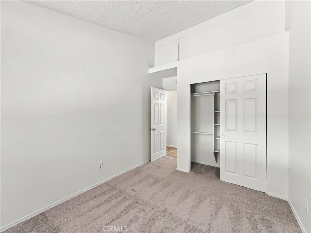 Photo of 37620 Robin Lane