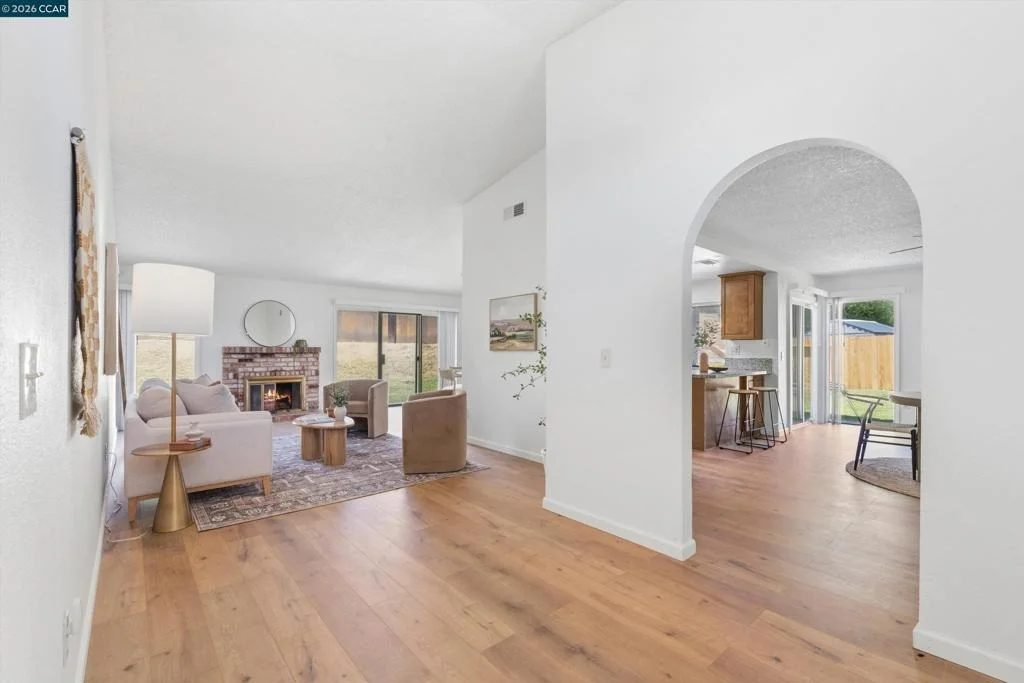 Photo of 3167 Osuna Way