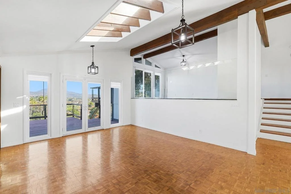 Photo of 2448 Royal Crest