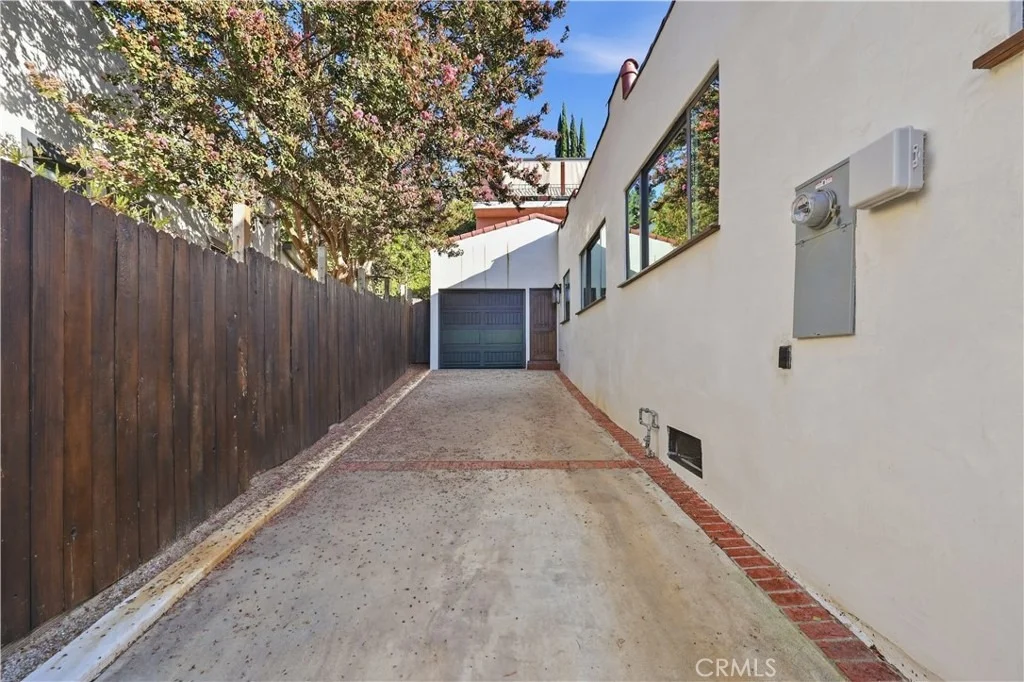 Photo of 1222 Princeton Drive