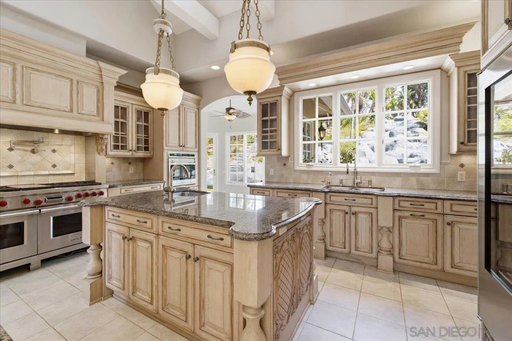 Photo of 6150 Avenida Alteras