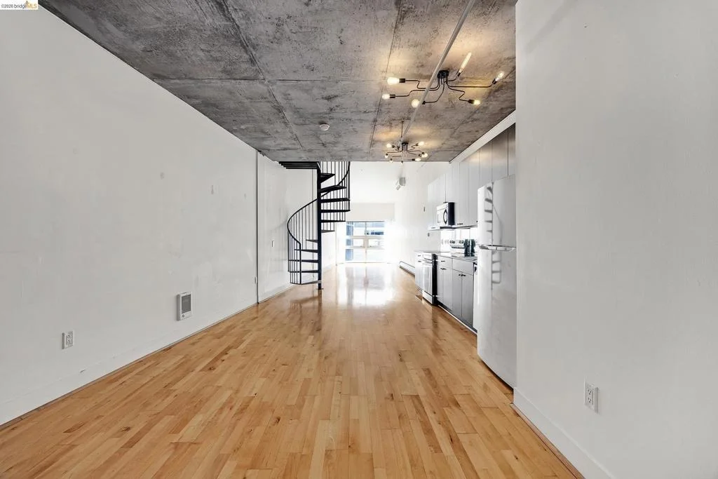 Photo of Unit 842 at 311 Oak St