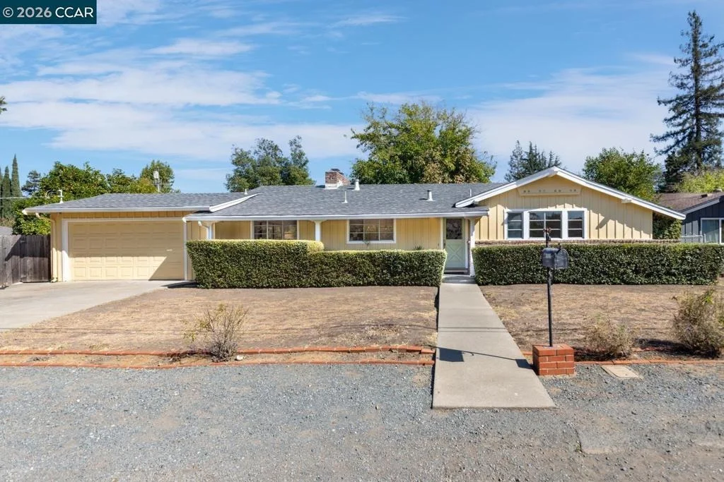 Photo of 1696 Georgia Dr
