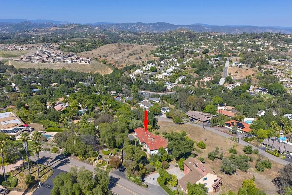 Photo of 2448 Royal Crest