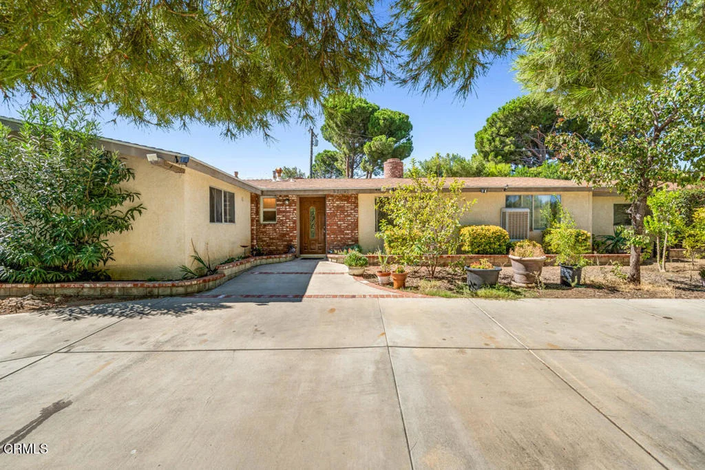 Photo of 42041 Ivesgrove Drive