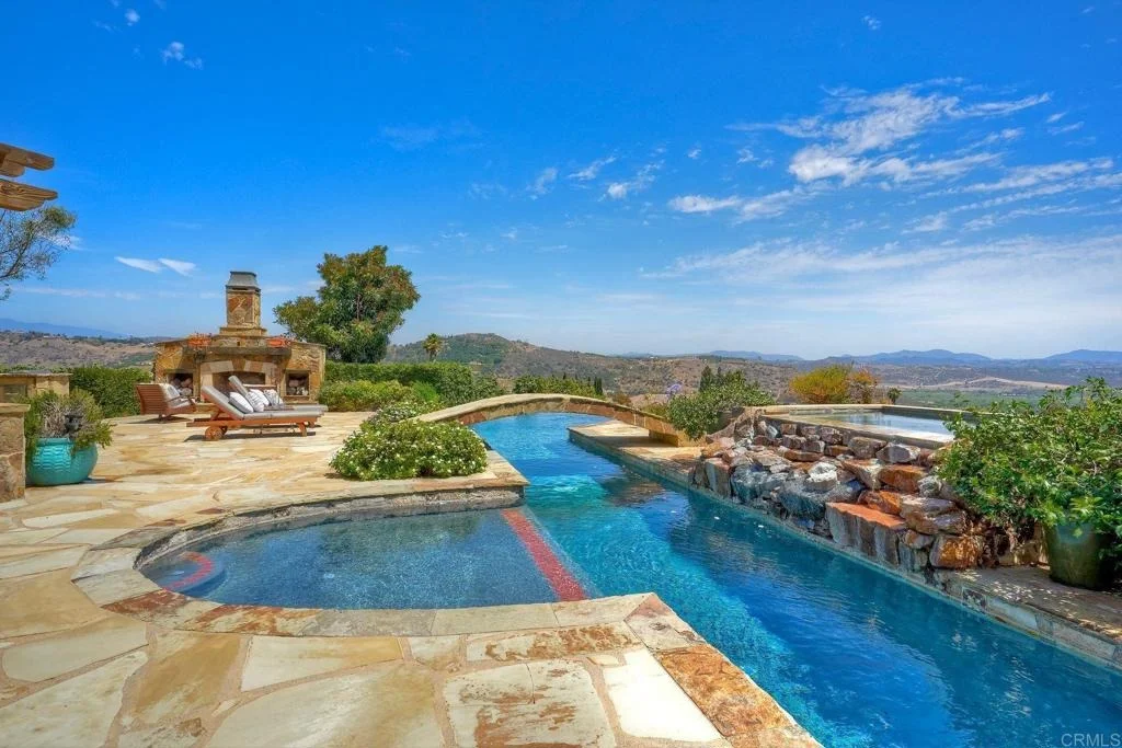 Photo of 2484 Dos Lomas