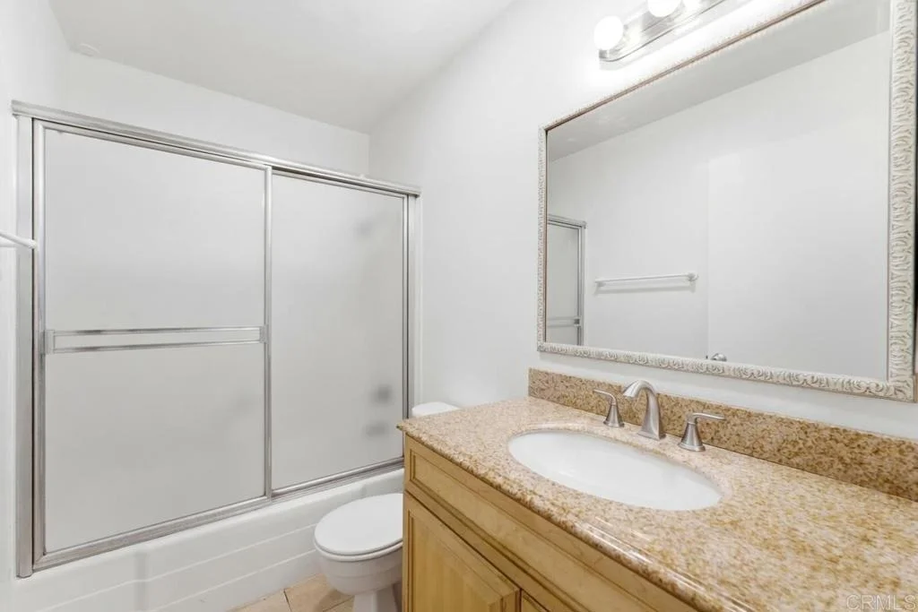 Photo of Unit 418 at 182 Tangelo