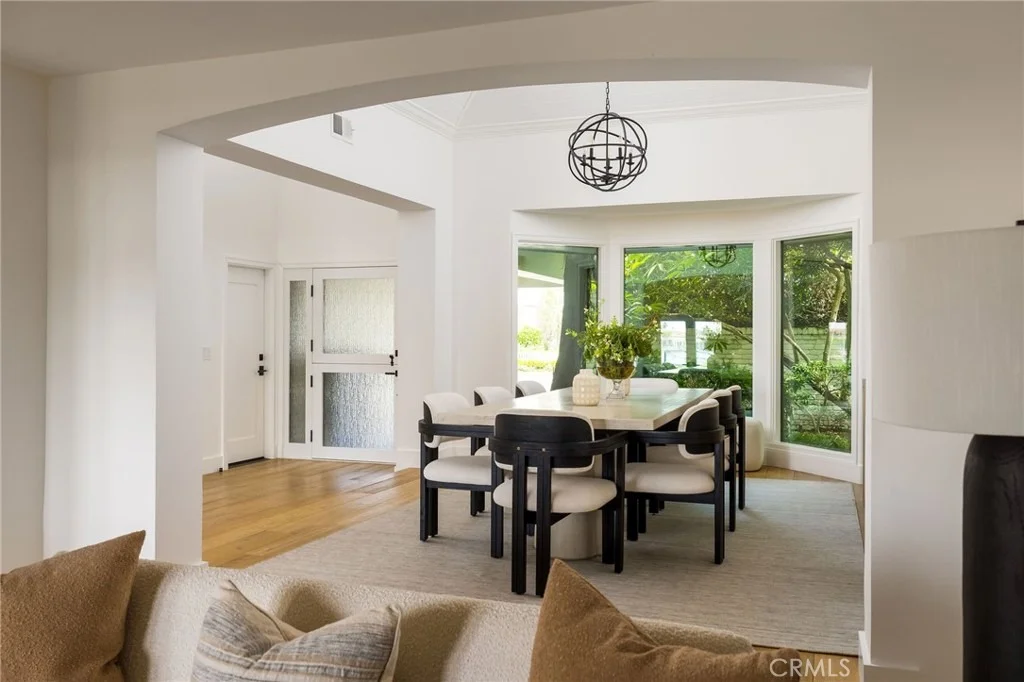 Photo of 2572 Bayshore Drive