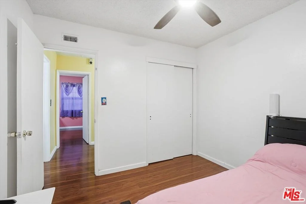 Photo of 1412 W Baker Avenue