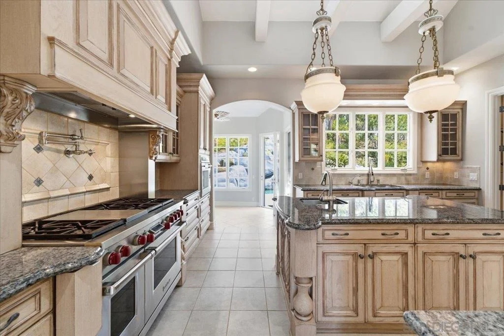 Photo of 6150 Avenida Alteras