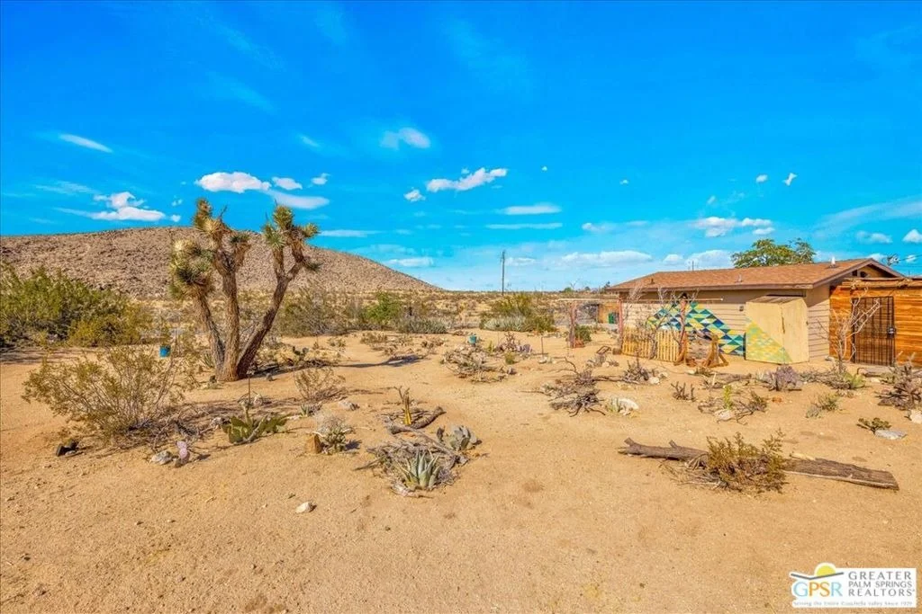 Photo of 61939 Hilltop Drive