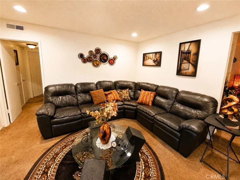 Photo of 15558 Gundry