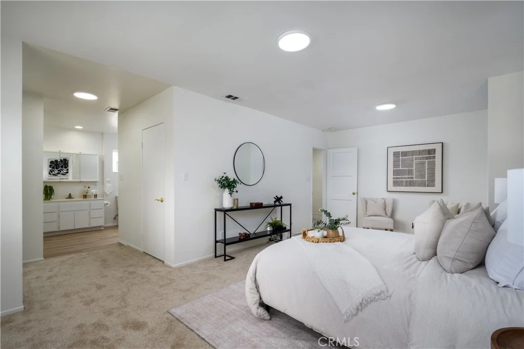 Photo of 7407 Broadway Avenue