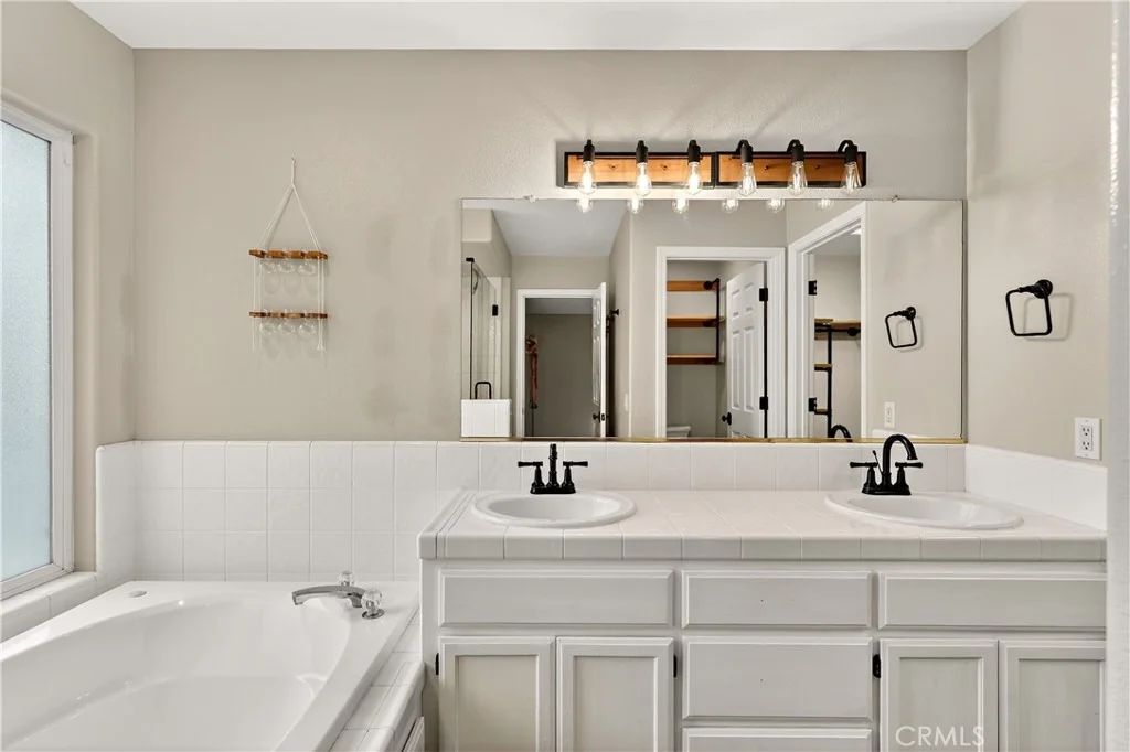 Photo of 724 Robin Drive