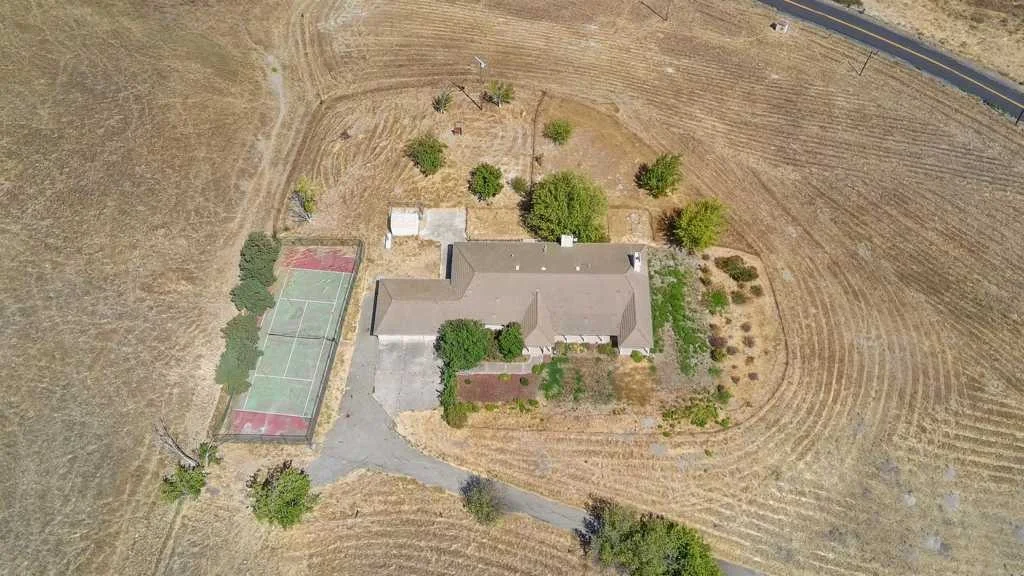 Photo of 9050 Highland Rd