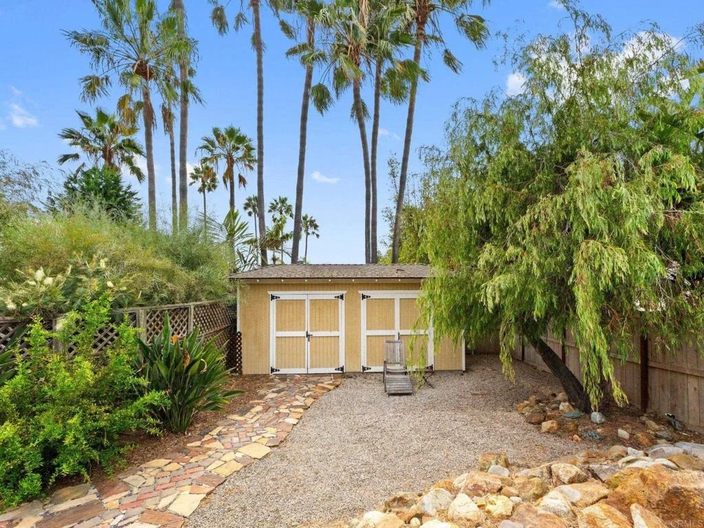 Photo of 890 Passiflora Avenue