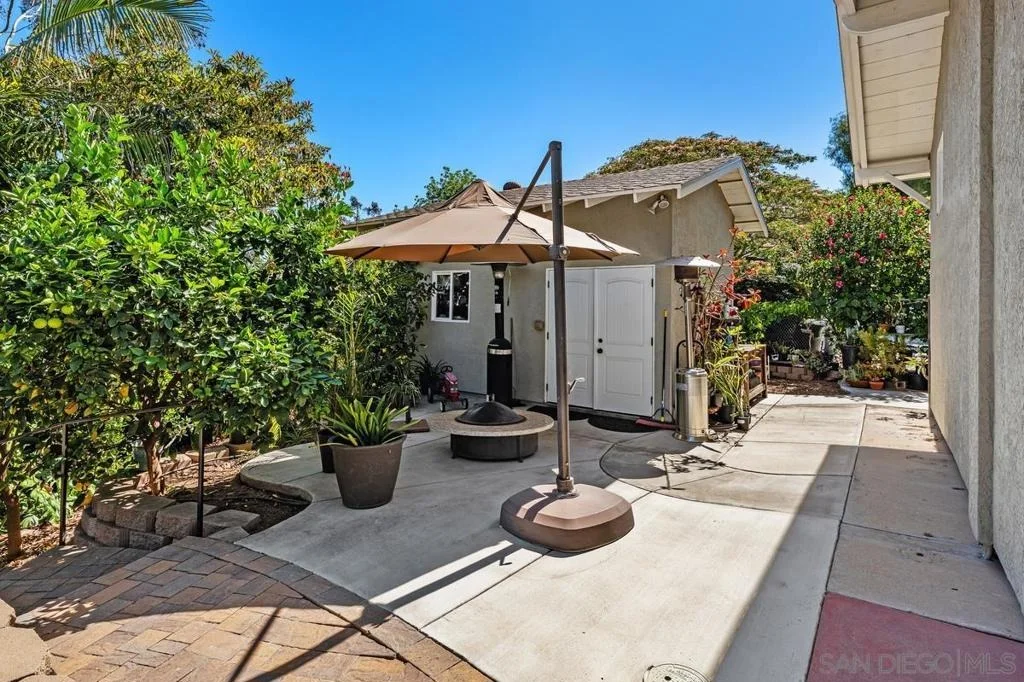 Photo of 9865 Edgelake Drive
