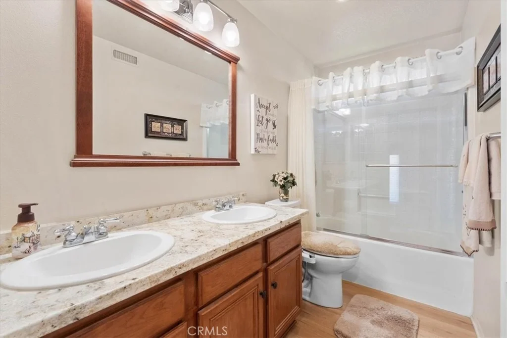 Photo of 1464 Augusta