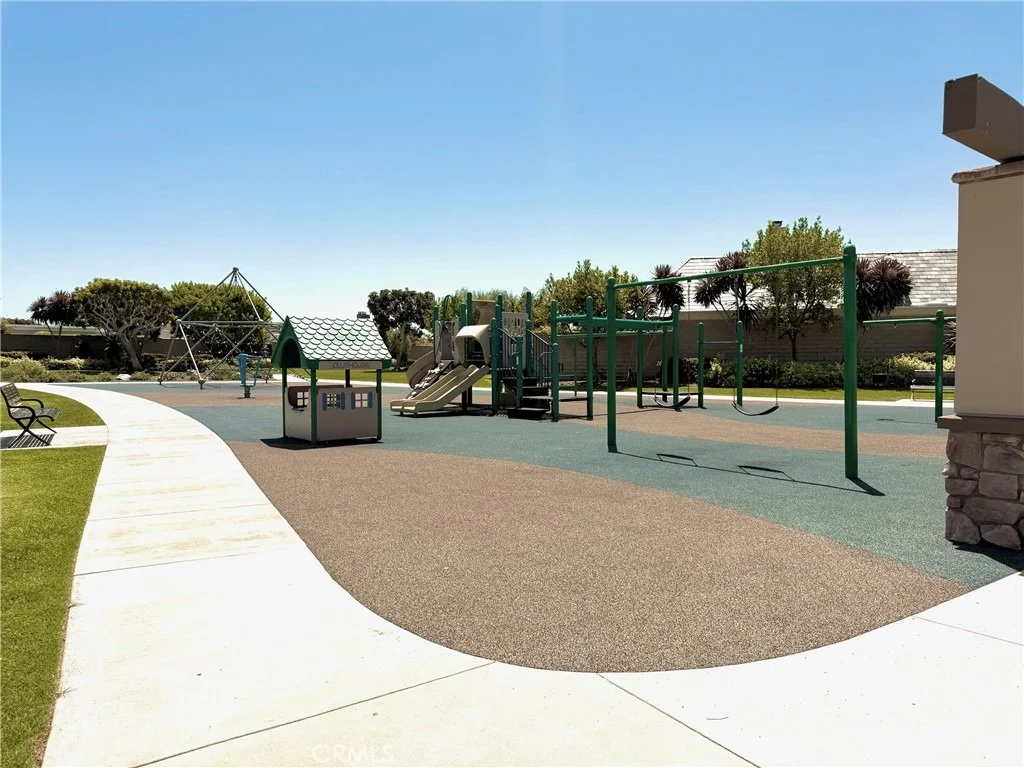 Photo of 4 Breakers