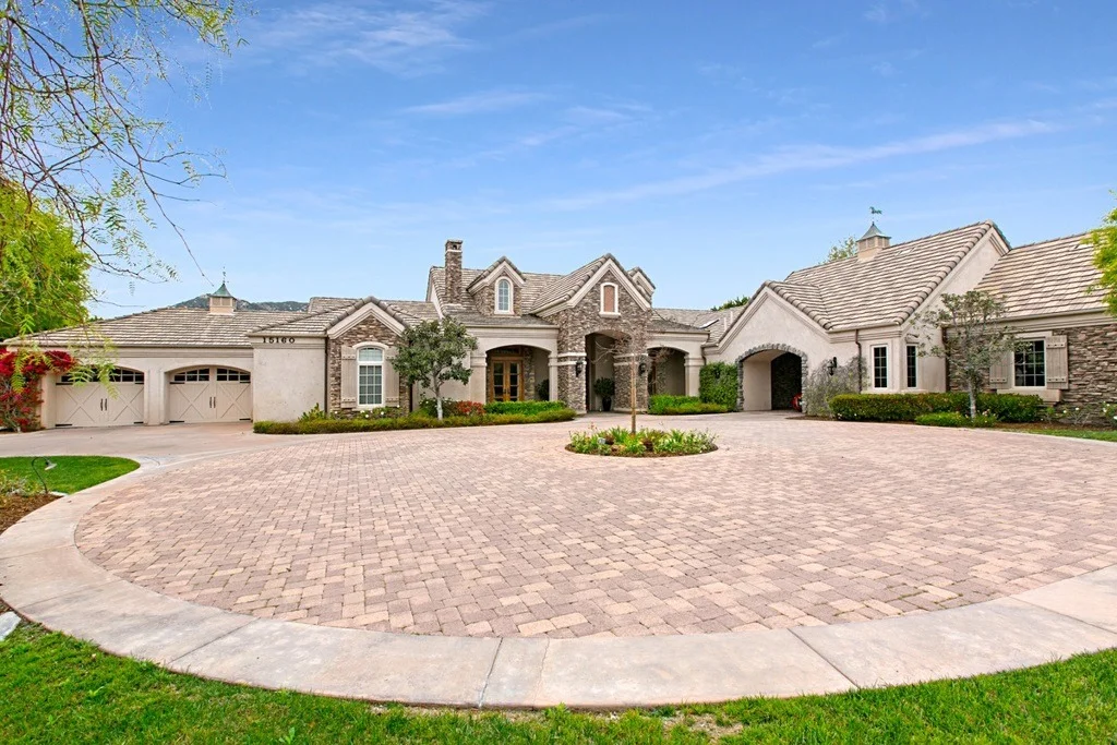 Photo of 15160 Saddlebrook Ct