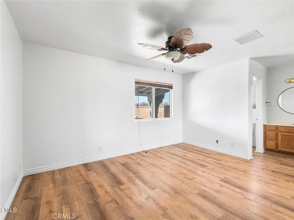 Photo of 736 E Avenue J6