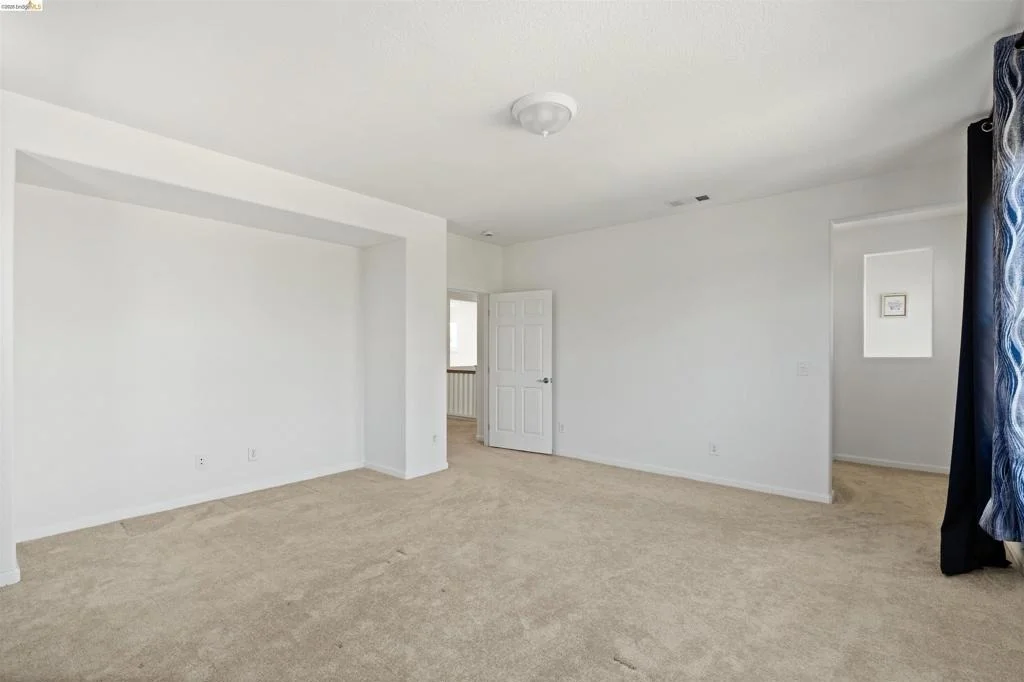 Photo of 4592 Le Conte Cir